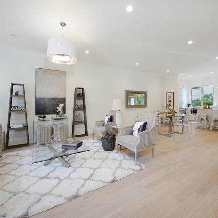 314 Bloomfield Street Living Room